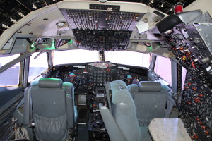 Longreach - QANTAS Founders Museum 727 cockpit 