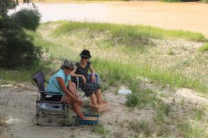 Foot therapy on the banks of the Diamantina 